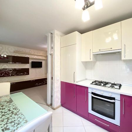 Beautiful 1-Bedroom Near Most City Center 第聂伯罗彼得罗夫斯克 外观 照片