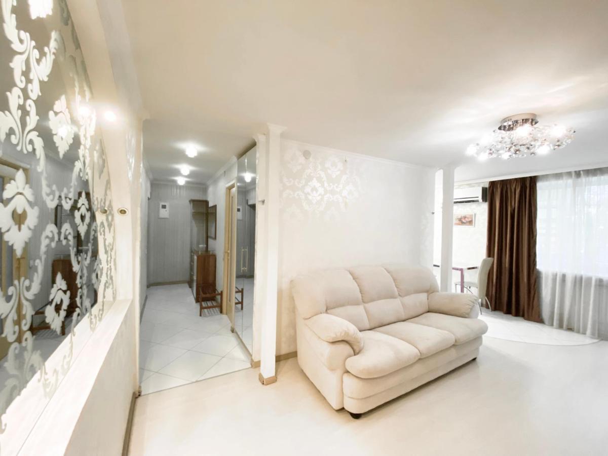 Beautiful 1-Bedroom Near Most City Center 第聂伯罗彼得罗夫斯克 外观 照片