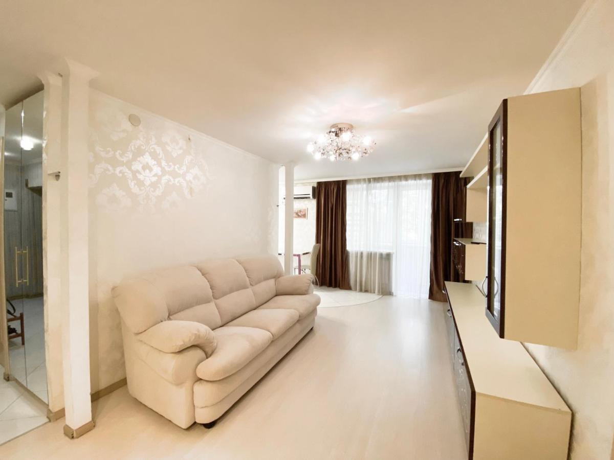 Beautiful 1-Bedroom Near Most City Center 第聂伯罗彼得罗夫斯克 外观 照片