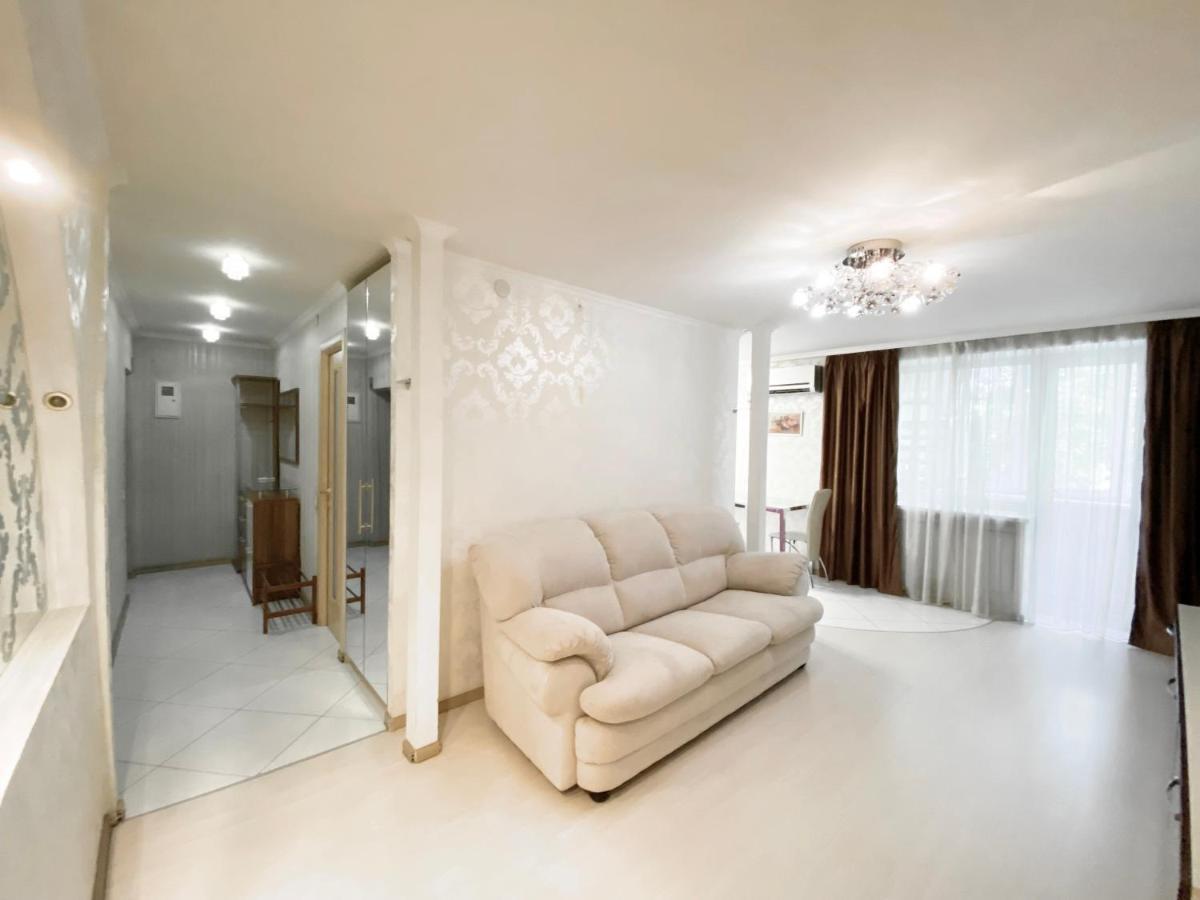 Beautiful 1-Bedroom Near Most City Center 第聂伯罗彼得罗夫斯克 外观 照片