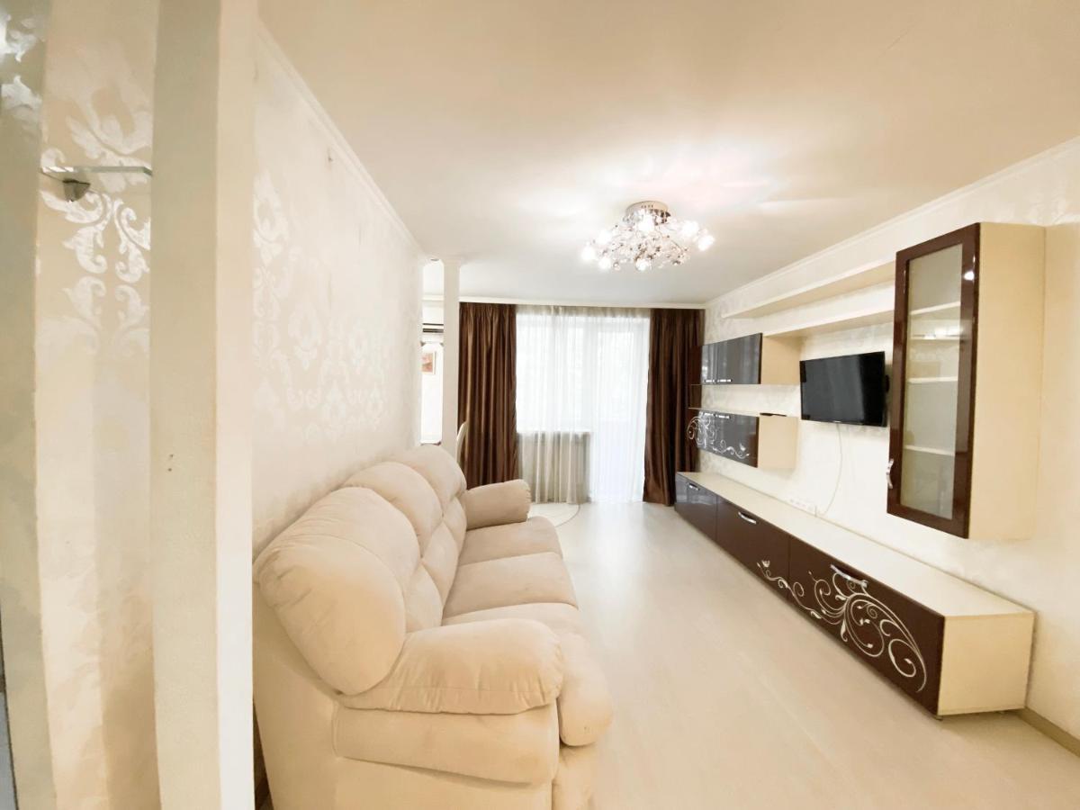 Beautiful 1-Bedroom Near Most City Center 第聂伯罗彼得罗夫斯克 外观 照片